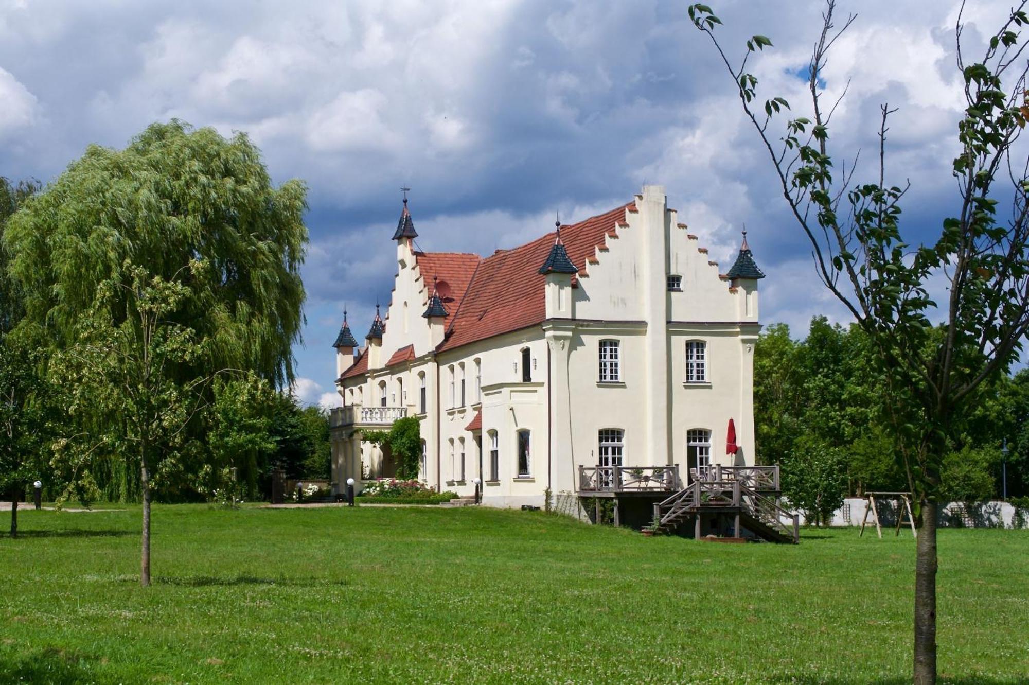 Gutshaus Penzlin Vila Meyenburg  Exterior foto